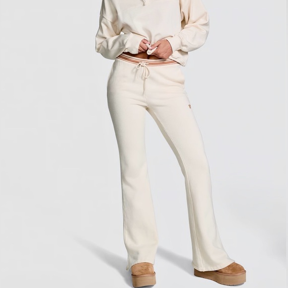 PINK Victoria's Secret Ivy Fleece Flare Pants NWT - Picture 1 of 6